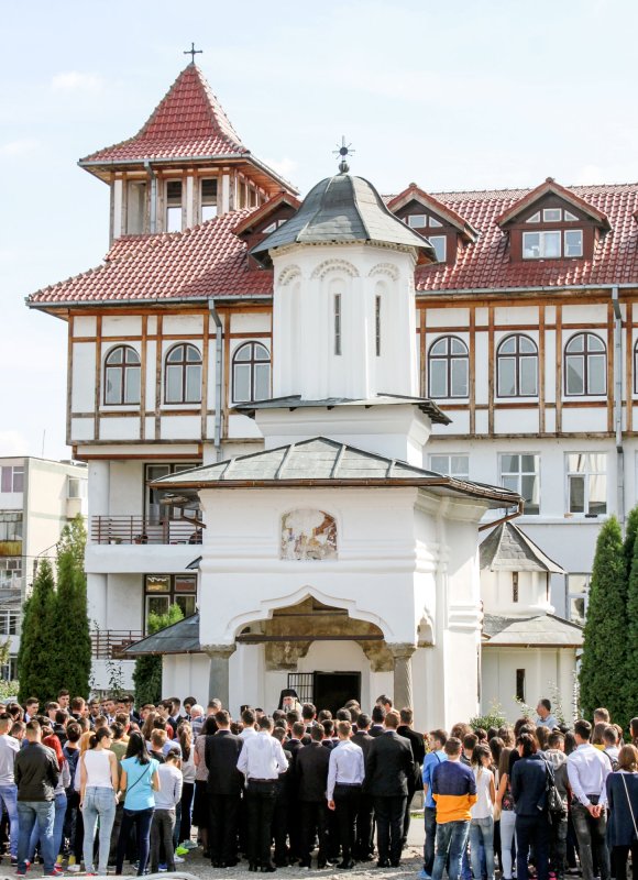 Salba bisericilor Blagoveşteniei din Oltenia 63056