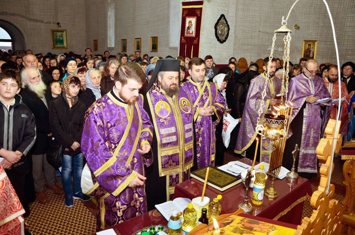 Taina Sfântului Maslu la Băiţa, Hunedoara 63052