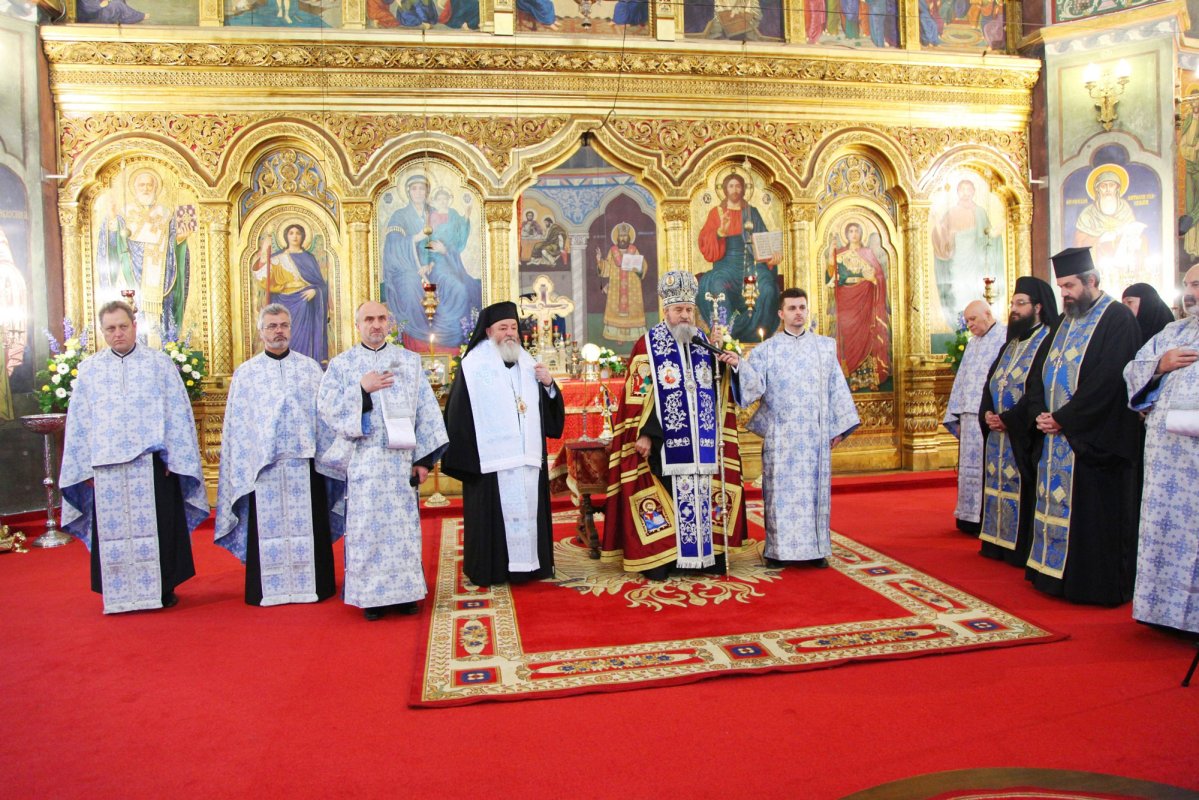 Sibienii se închină la Brâul Maicii Domnului 62911