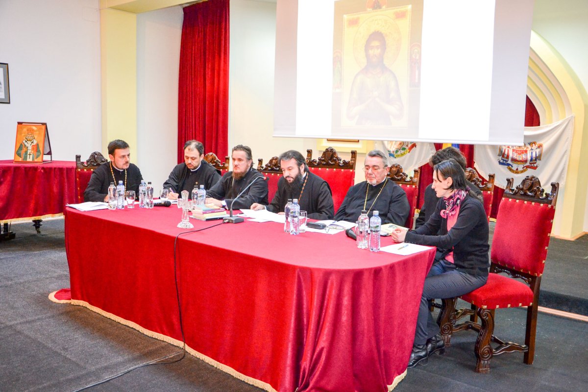 Întrunire a preoților și profesorilor de religie în Episcopia Caransebeșului 62850