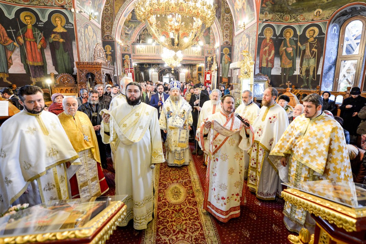 Sărbătoarea Bunei Vestiri la un locaș istoric din Ploiești 62873