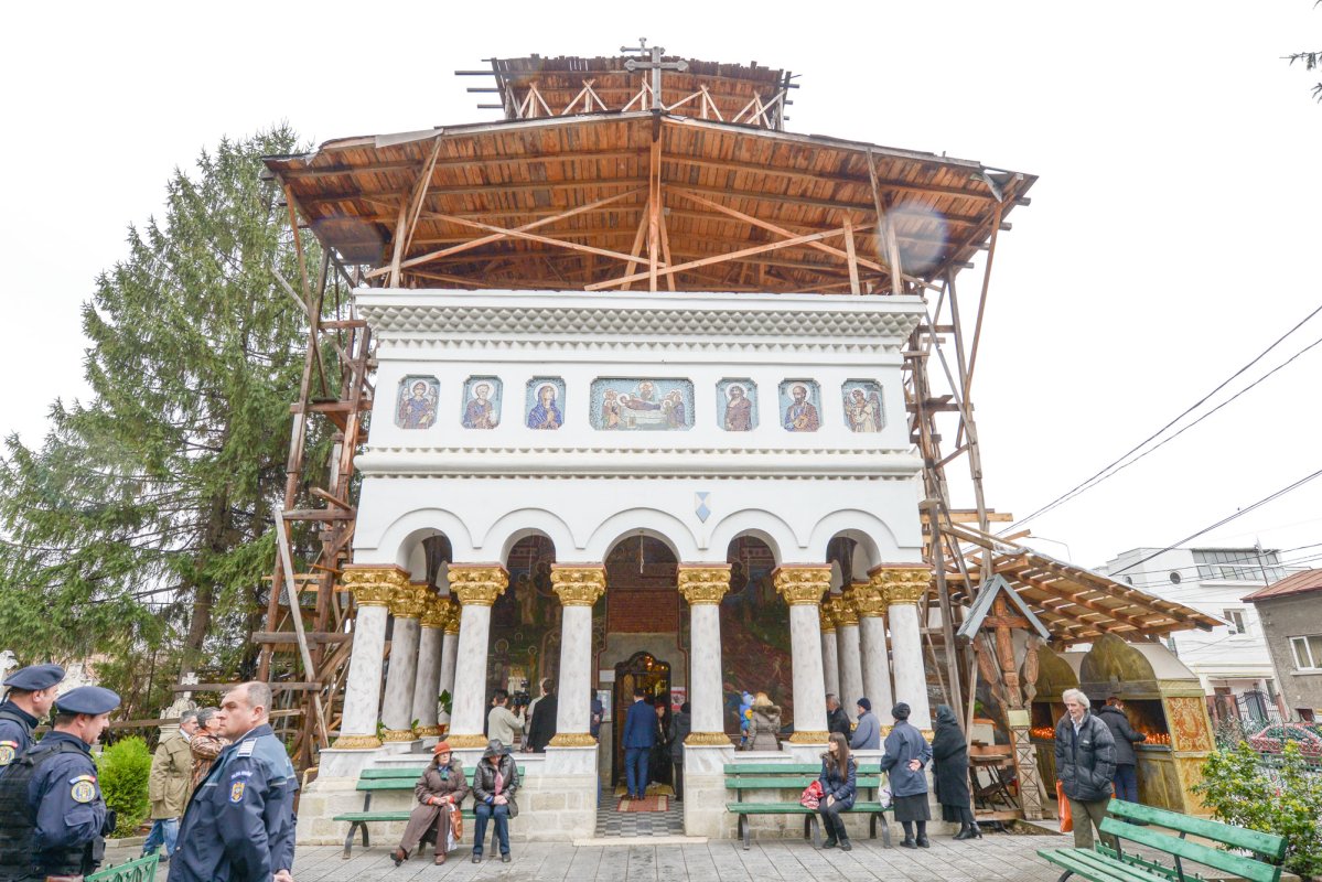Sărbătoarea Bunei Vestiri la un locaș istoric din Ploiești 62875