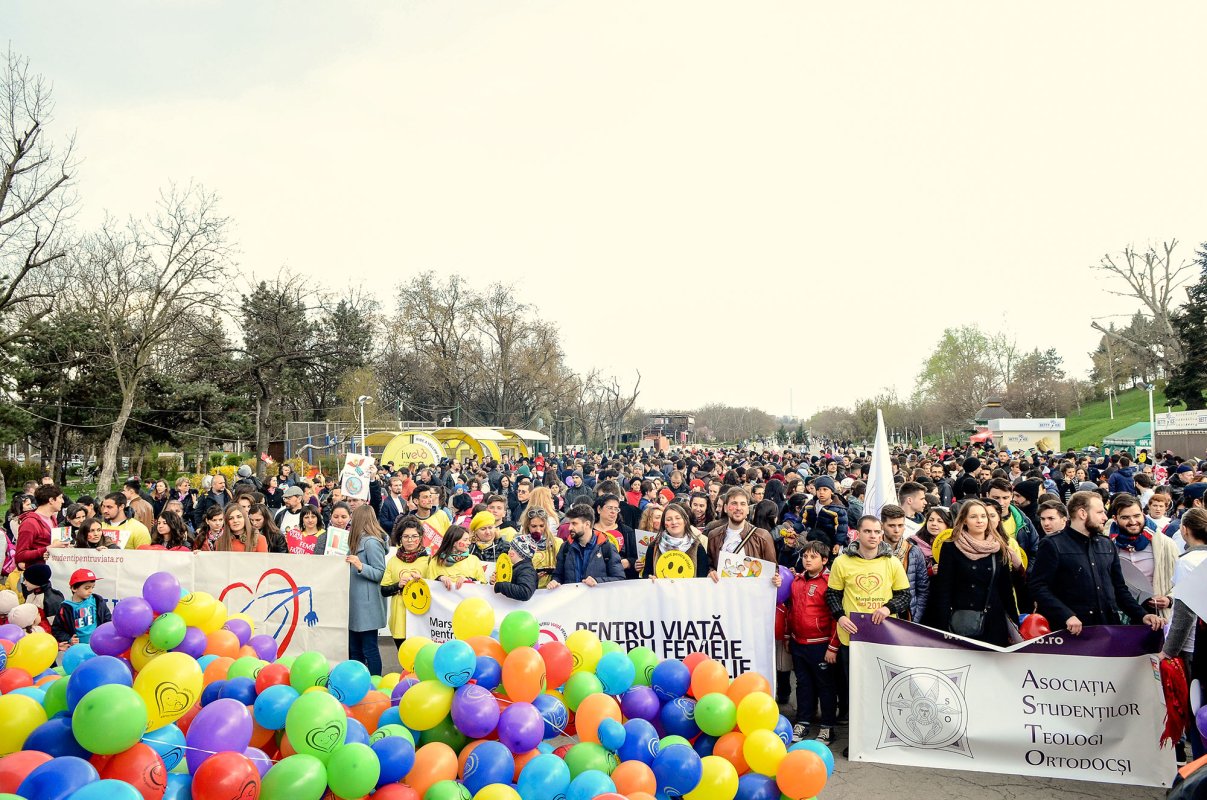 Împreună pentru viaţă şi familie 62794