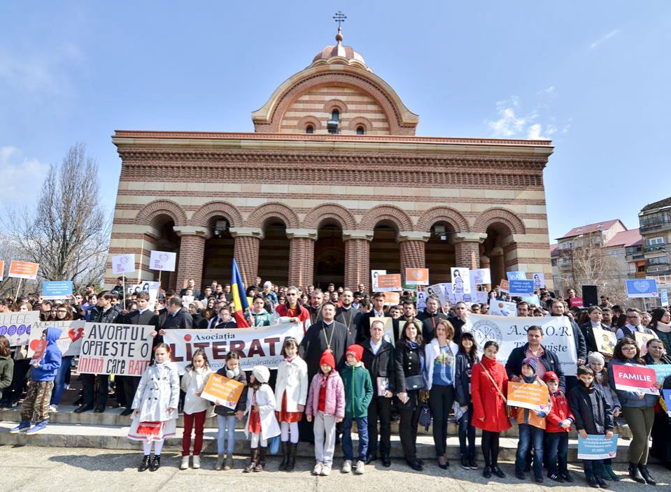Împreună pentru viaţă şi familie 62798