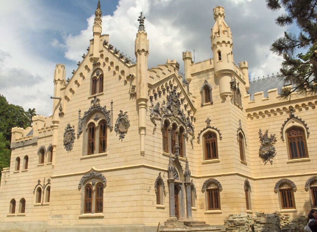 Gastronomie şi nobleţe la Castel 62750