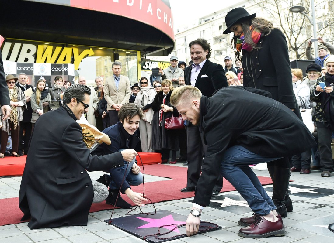 La pas cu stelele pe Aleea Celebrităţilor 62751