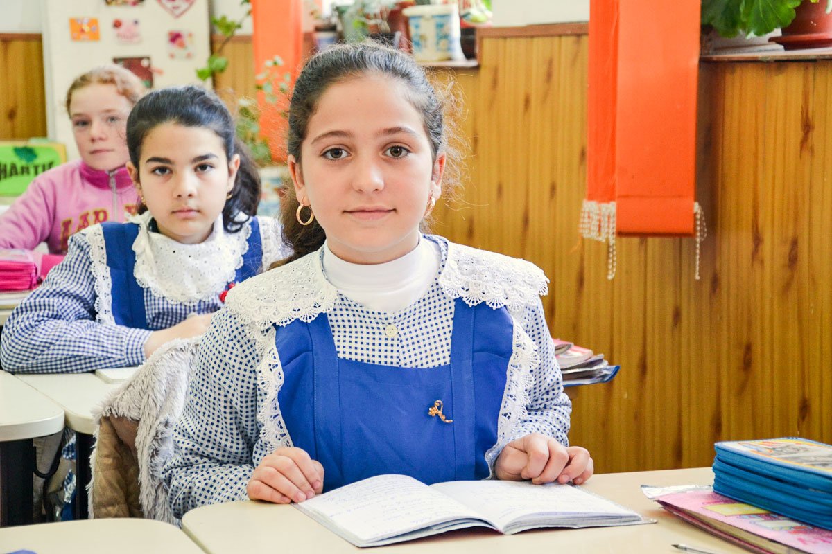 O masă caldă pentru 2.500 de copii din trei judeţe sărace 62752