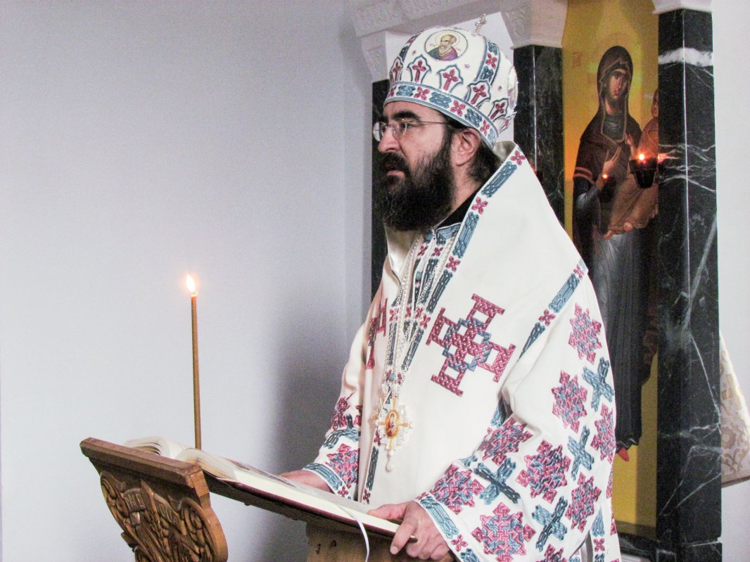 Slujire arhierească la Mănăstirea Nera 62734