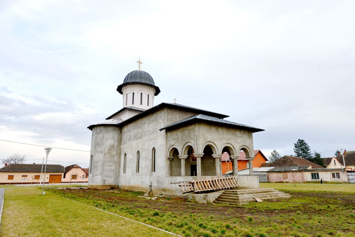 Zidire sufletească într-o tânără parohie 62722