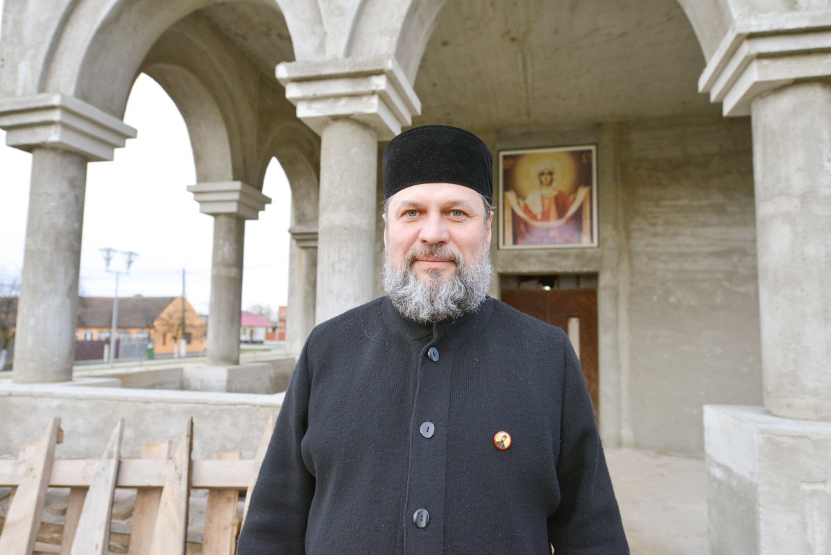 Zidire sufletească într-o tânără parohie 62723