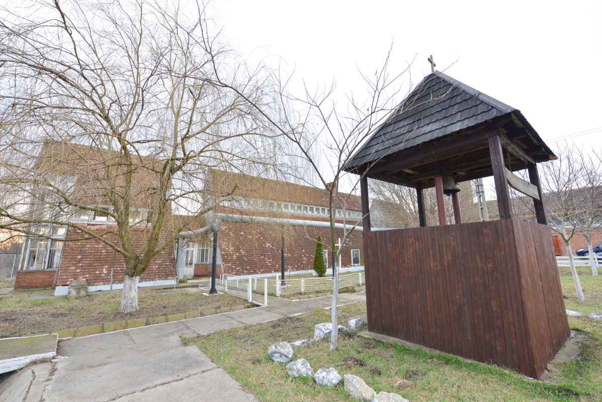 Zidire sufletească într-o tânără parohie 62725