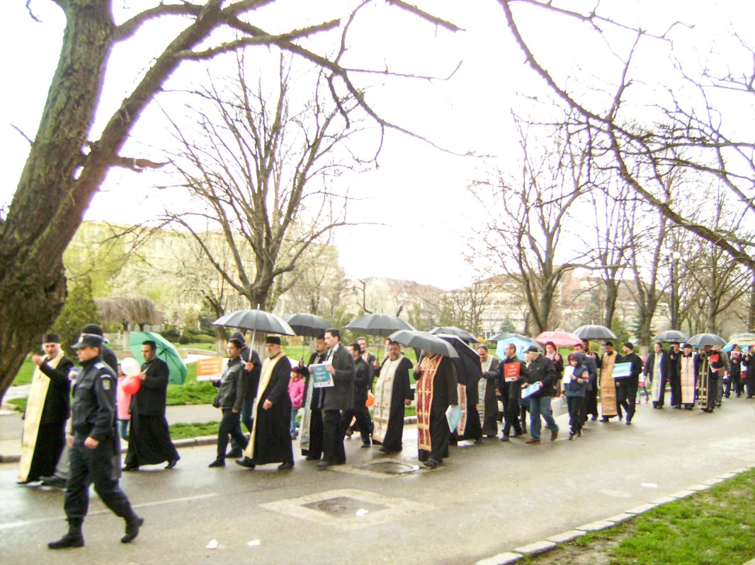 Marșuri pentru viață în Episcopia Slatinei și Romanaților 62653