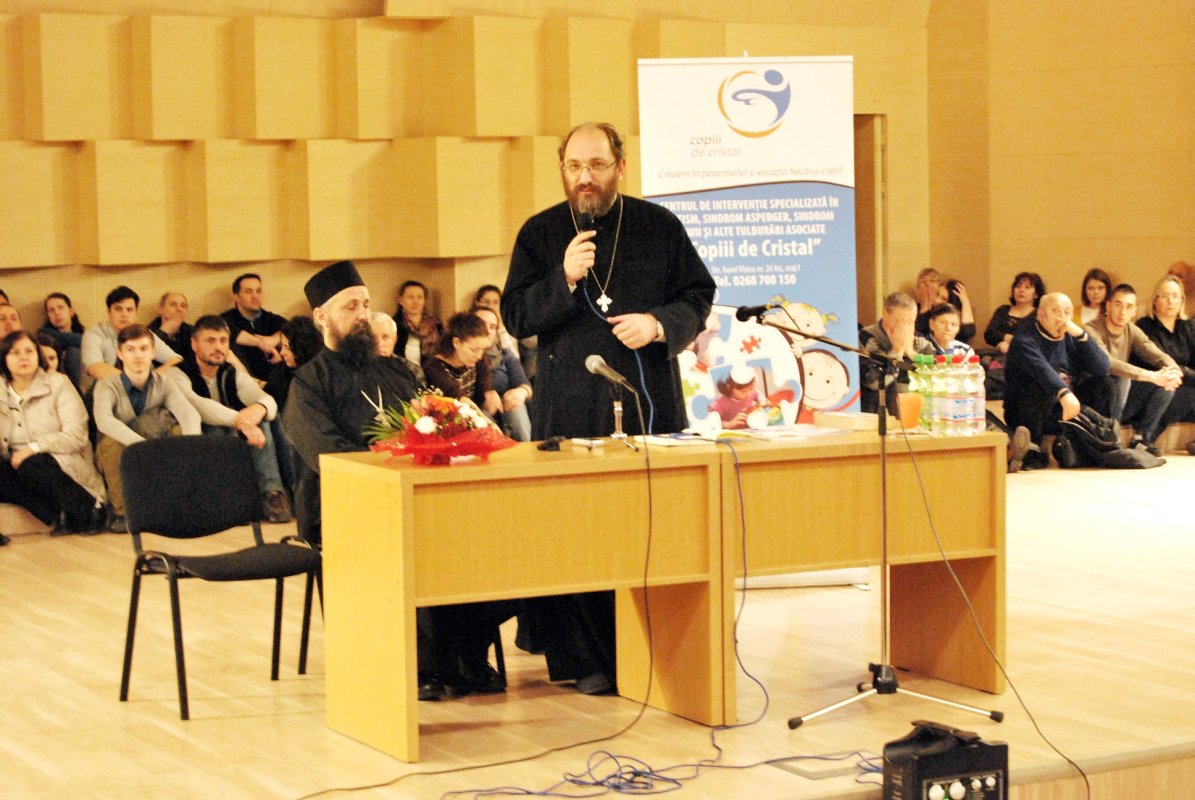 Părintele Constantin Necula a conferenţiat la Braşov 62641