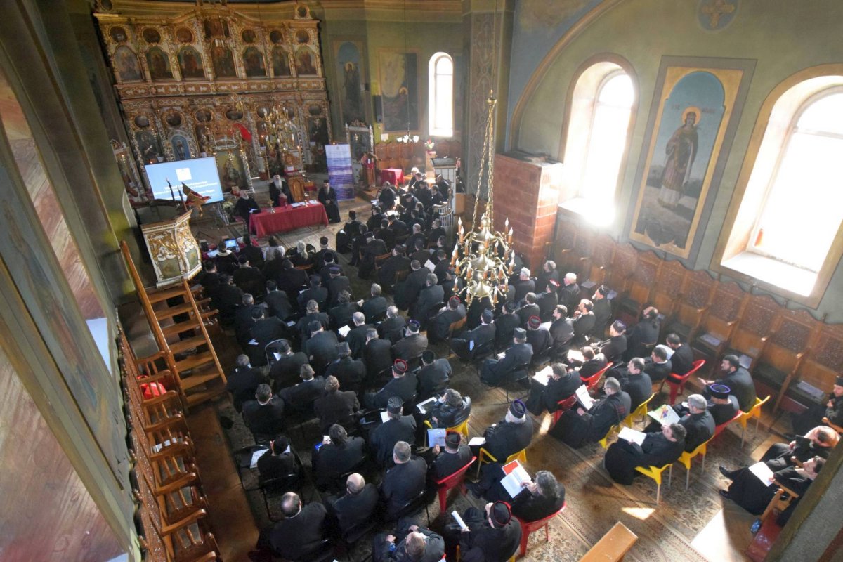 Preoţii din Protopopiatul Piatra Neamţ îndemnaţi să desfăşoare activităţi cu tinerii 62629