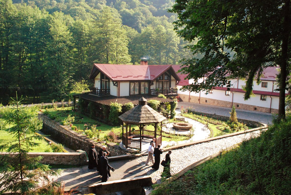 Simpozion studenţesc la Tismana 62510