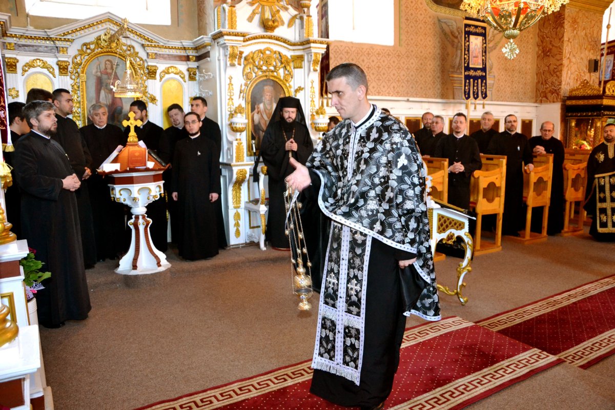 Tinerii, în atenția preoților și a profesorilor 62461