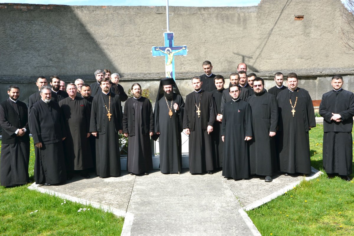 Tinerii, în atenția preoților și a profesorilor 62462