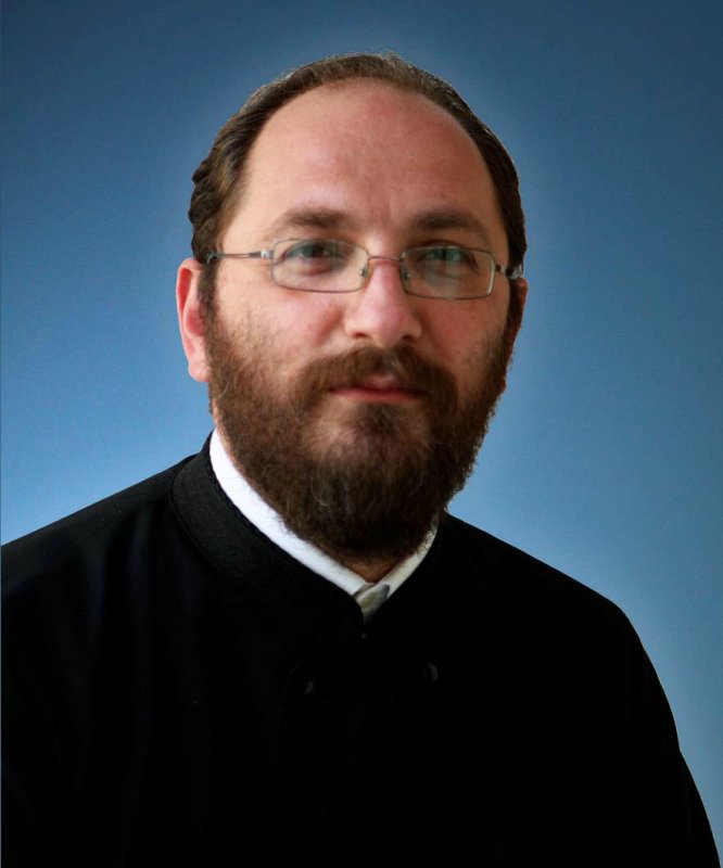 „Acum oștile îngerești însoțesc lemnul cel cinstit...“ 62622