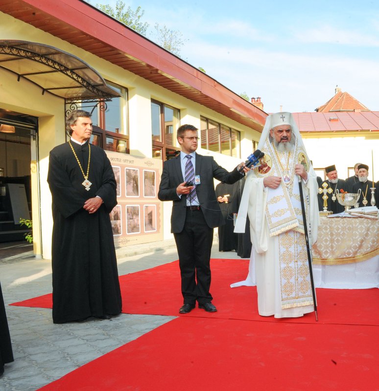 „Niciodată online-ul nu va substitui cartea” 62428