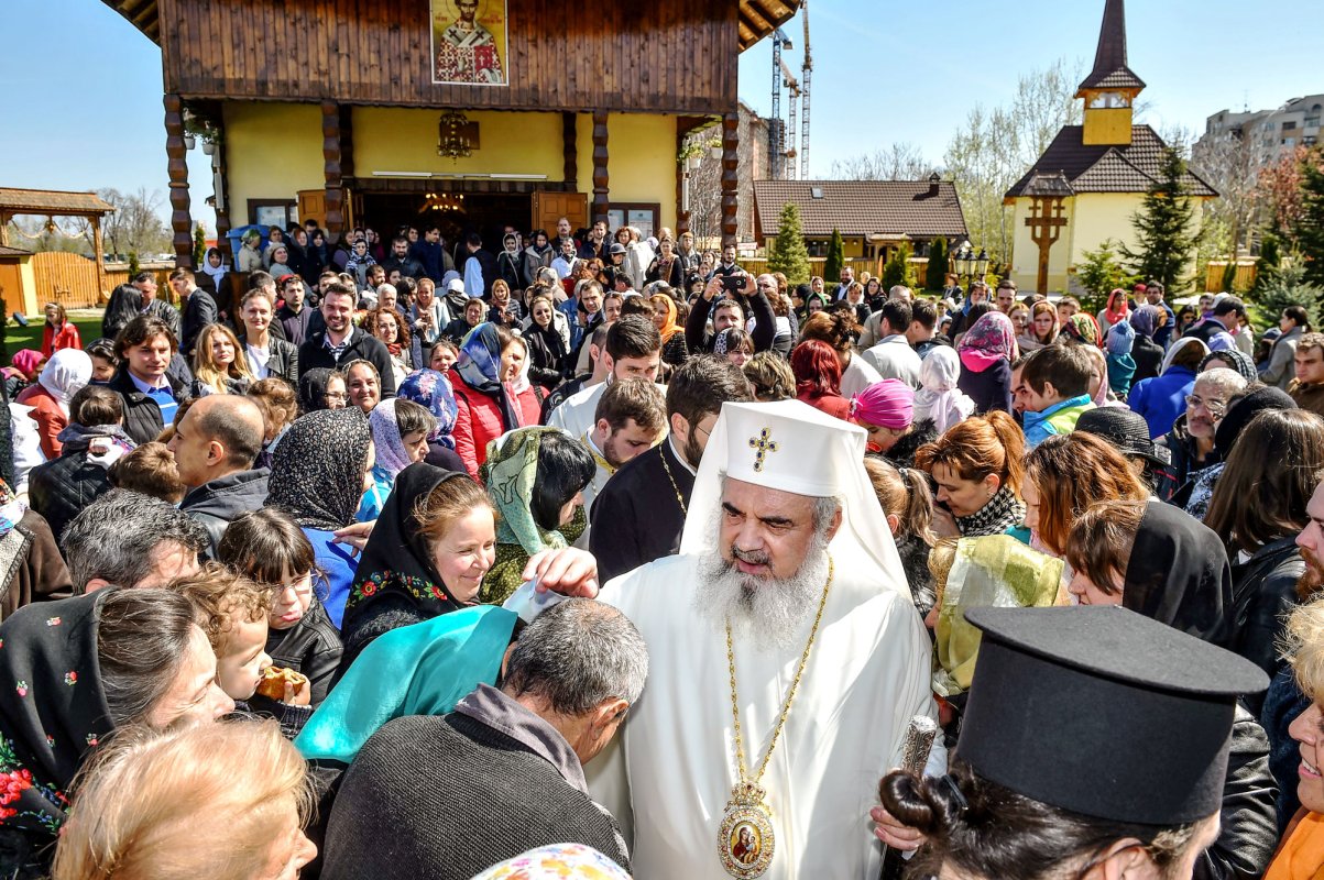 „Urmând lui Hristos, Crucea ne duce la Înviere” 62420