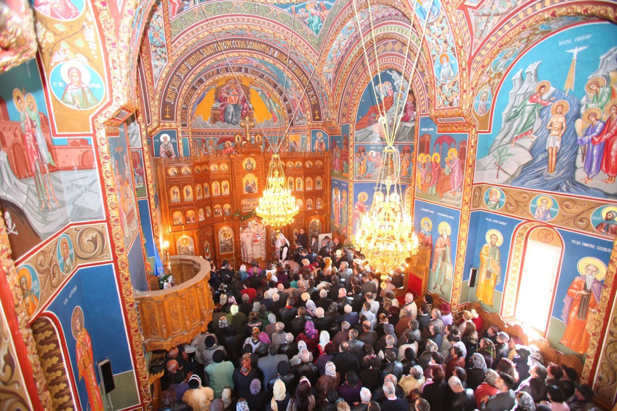 Slujiri arhiereşti în Duminica Sfintei Cruci 62330