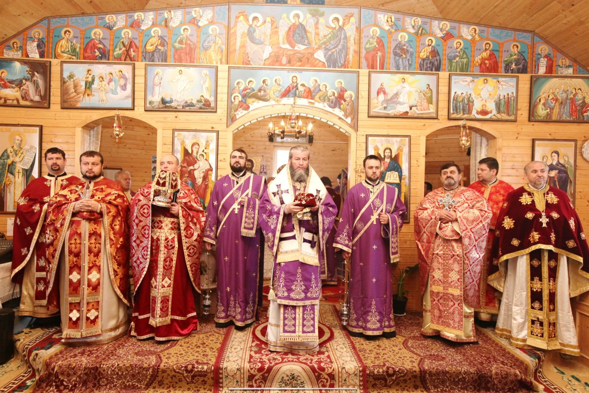 Slujiri arhiereşti în Duminica Sfintei Cruci 62335