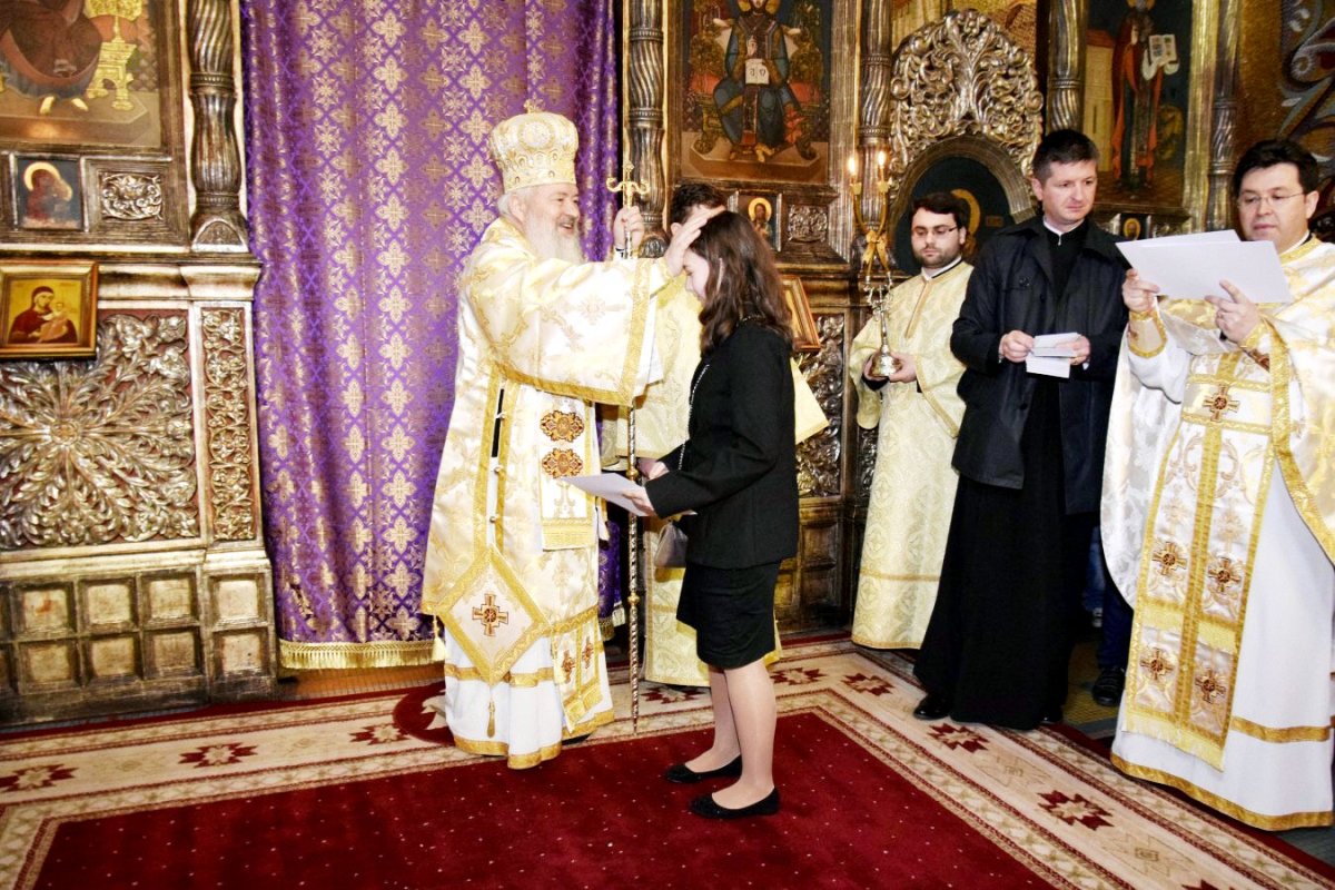 Slujiri arhiereşti în Duminica Sfintei Cruci 62337