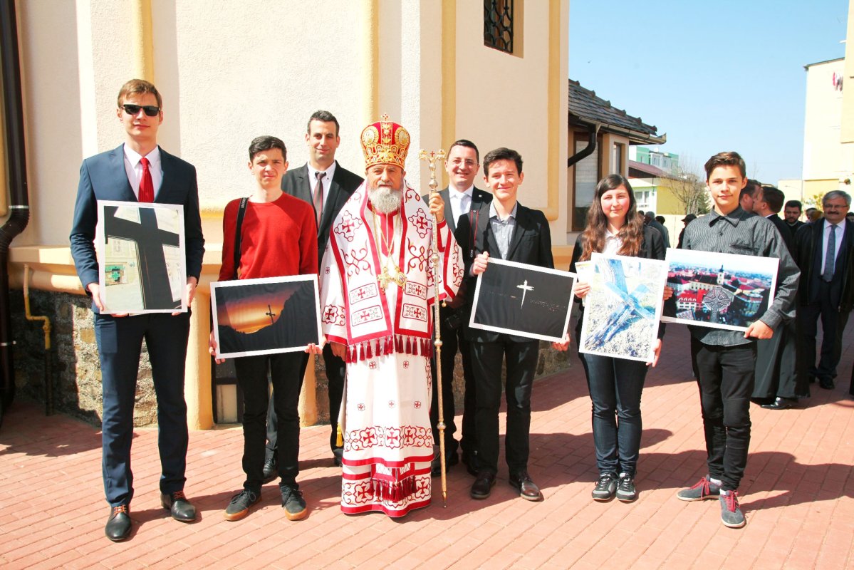 Slujiri arhiereşti în Duminica Sfintei Cruci 62338