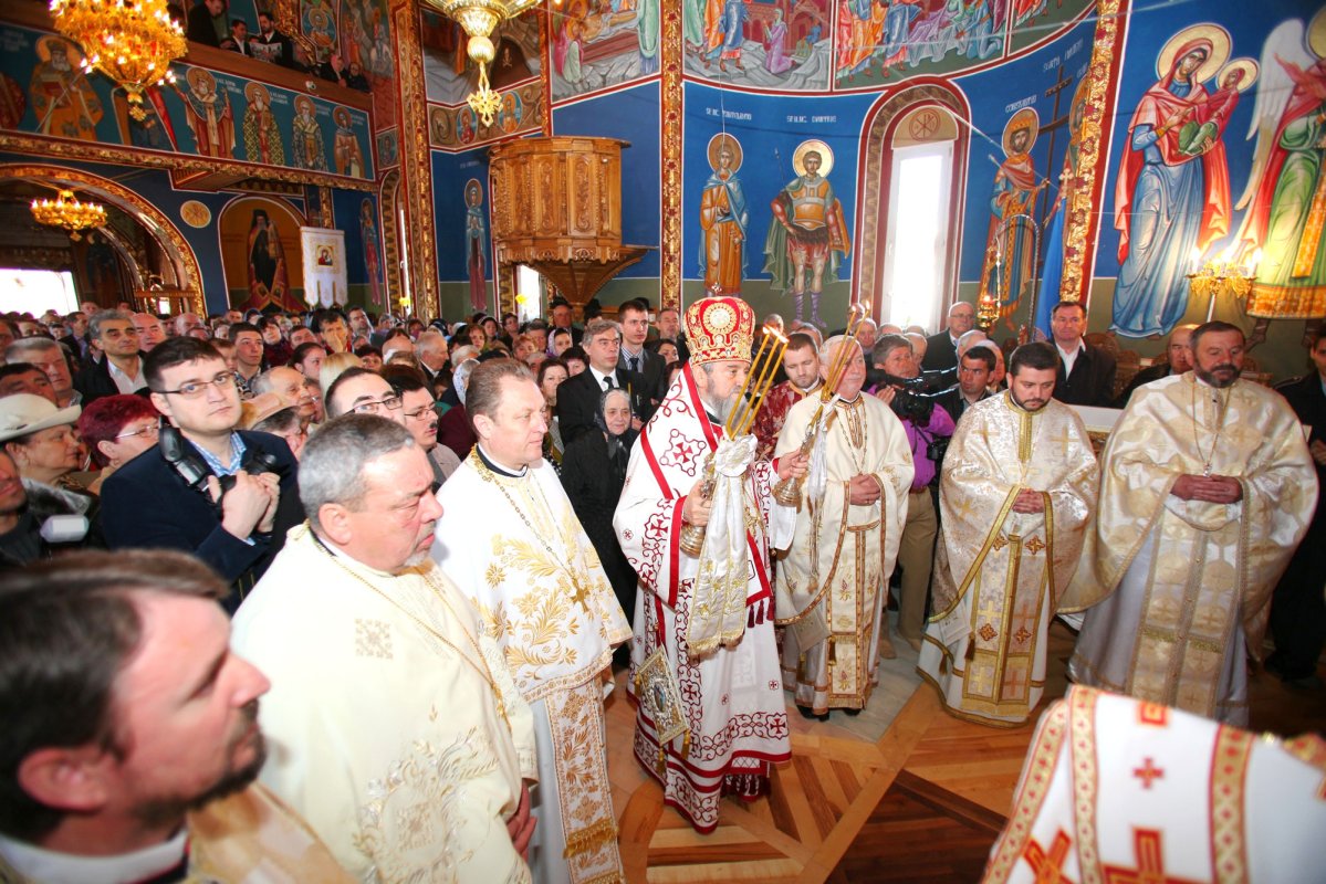 Slujiri arhiereşti în Duminica Sfintei Cruci 62339