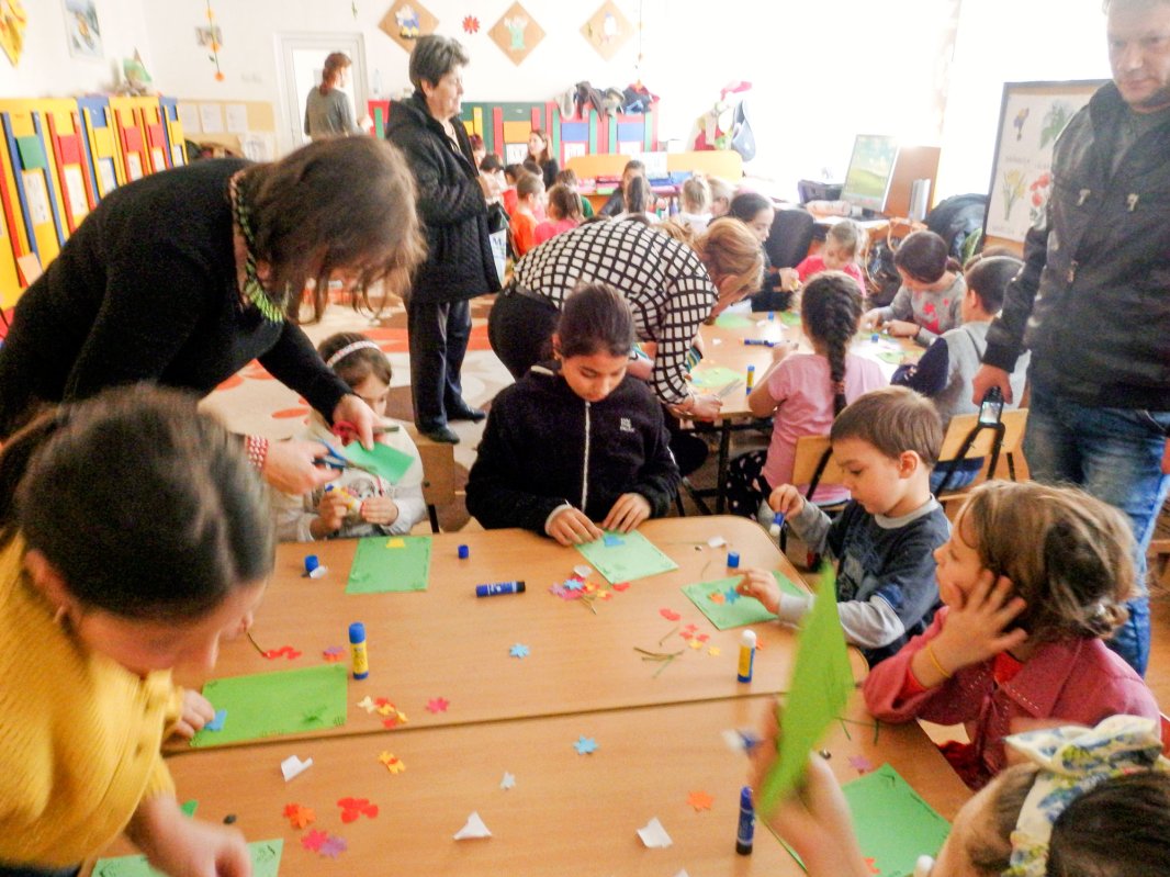Activități la Centrul „Aripi de Lumină” și Grădiniţa „Floarea Soarelui” 62291