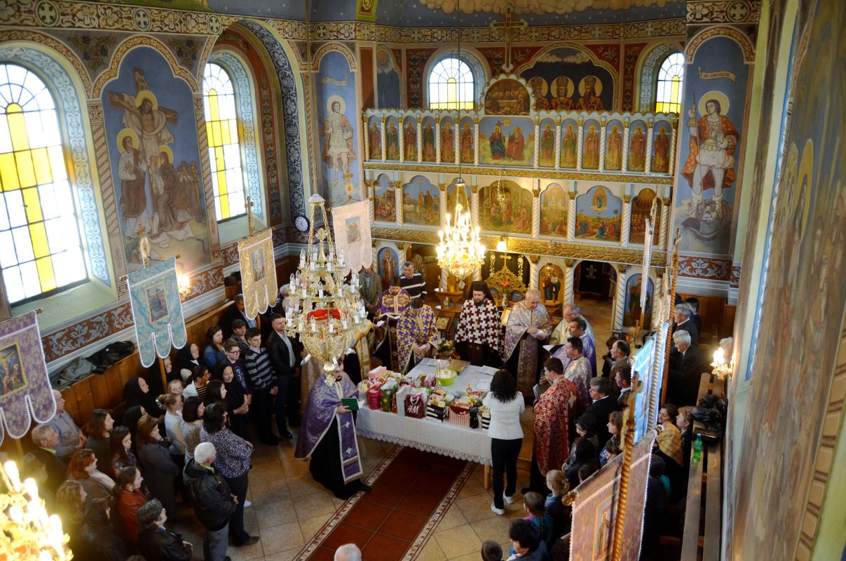 Seminariștii arădeni în vizită la Parohia Sintea-Mare  62297