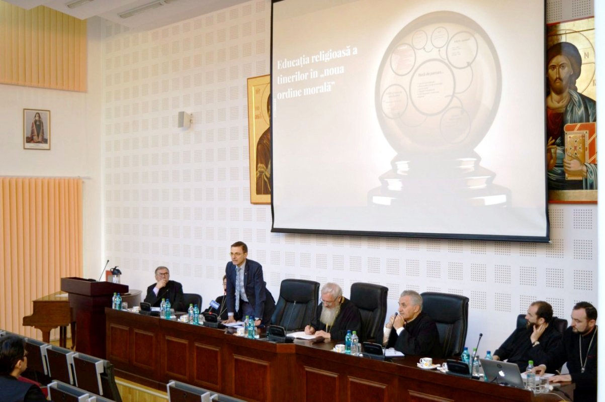 Conferinţe despre educaţia tinerilor şi valorile autentice 62101