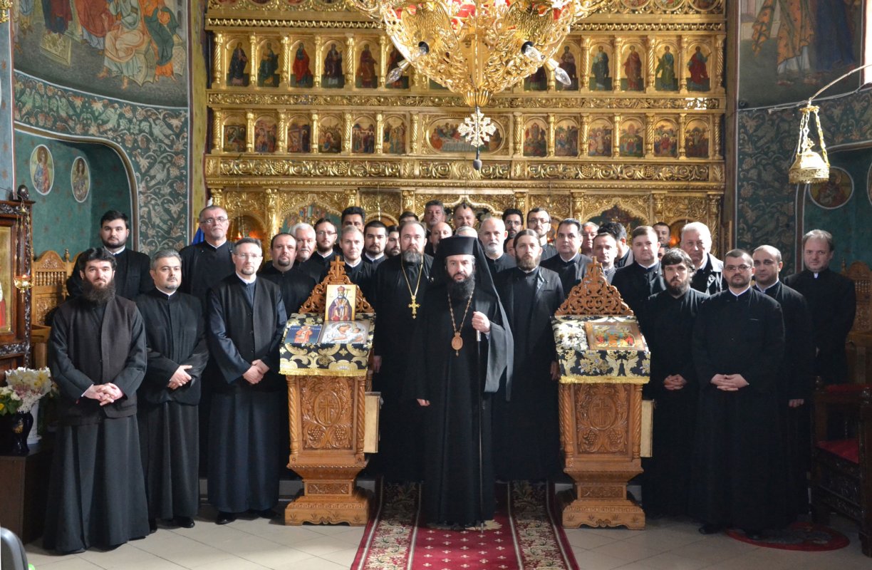 Întâlnire a preoților și profesorilor de religie din Reșița 62122