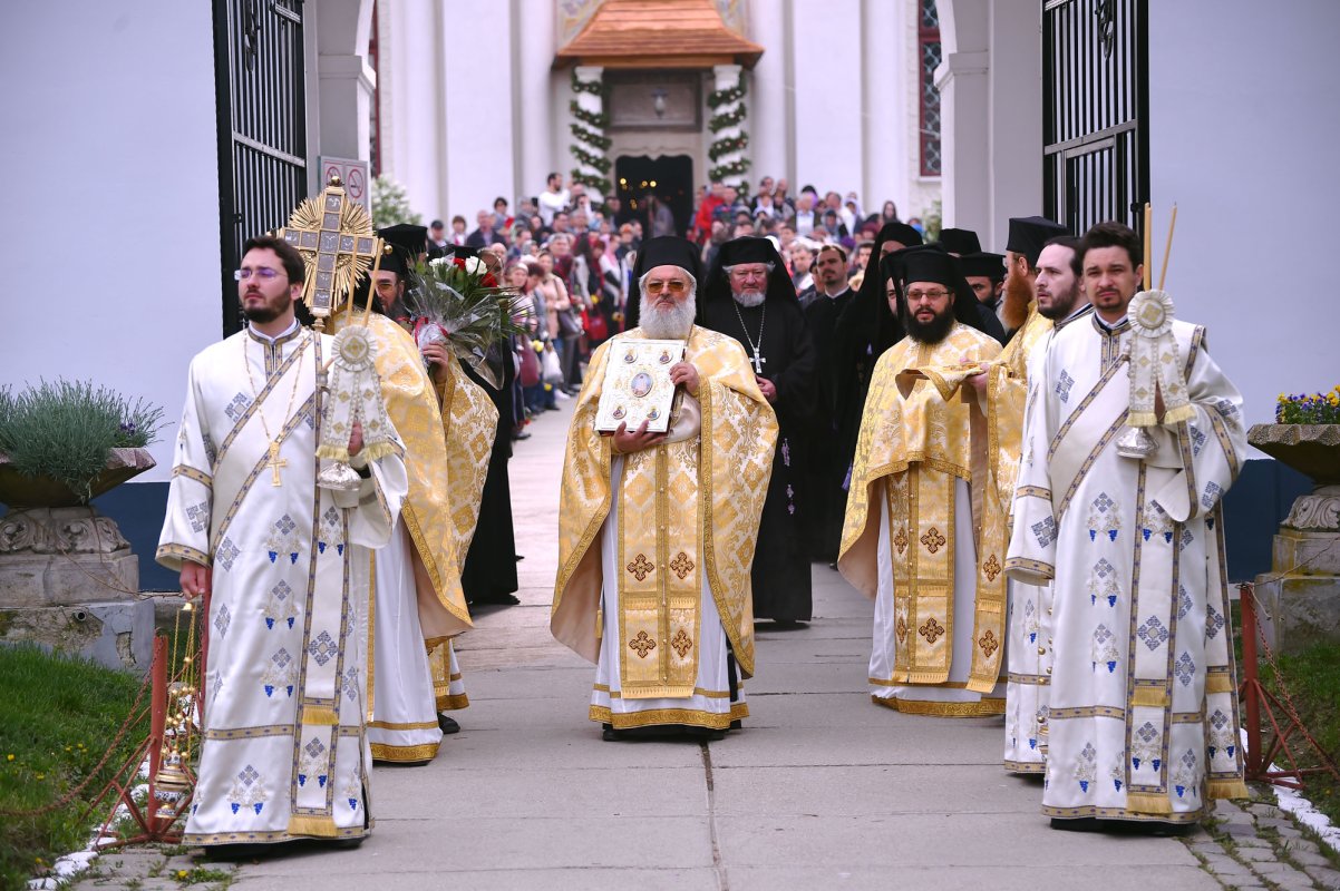 Patriarhul României a slujit la Mănăstirea Cernica 62061
