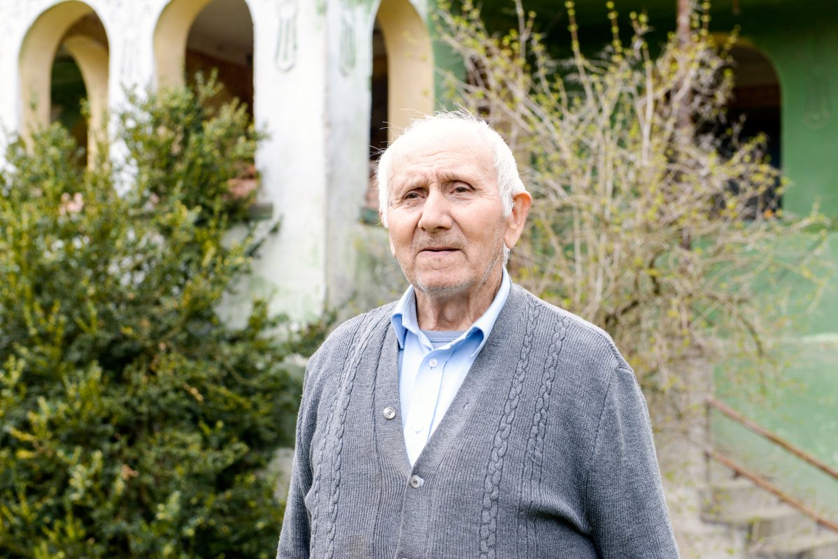 În așteptarea luminii Învierii la Densuș 61944