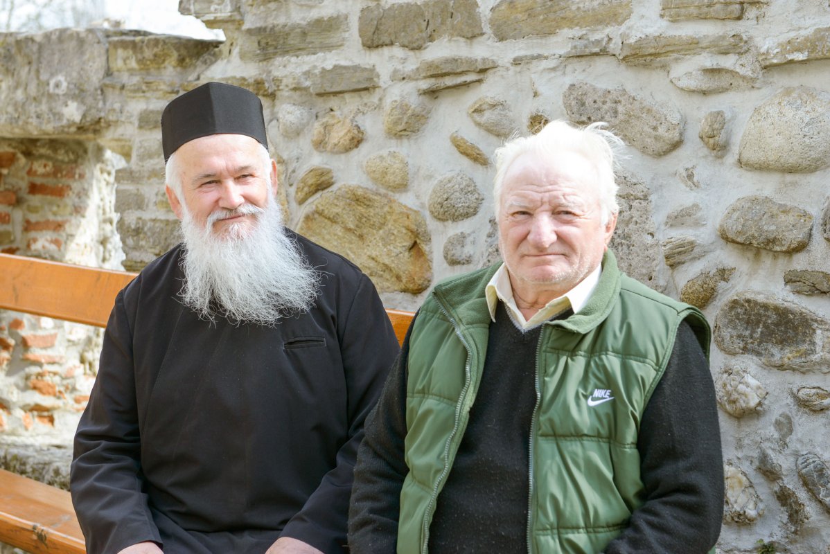 În așteptarea luminii Învierii la Densuș 61945