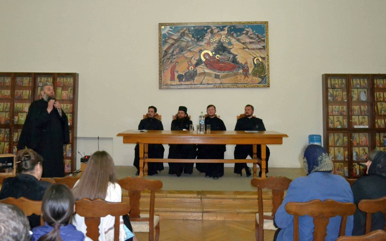 Conferinţa „Dumnezeu Judecătorul“, la Protopopiatul Botoşani 61825