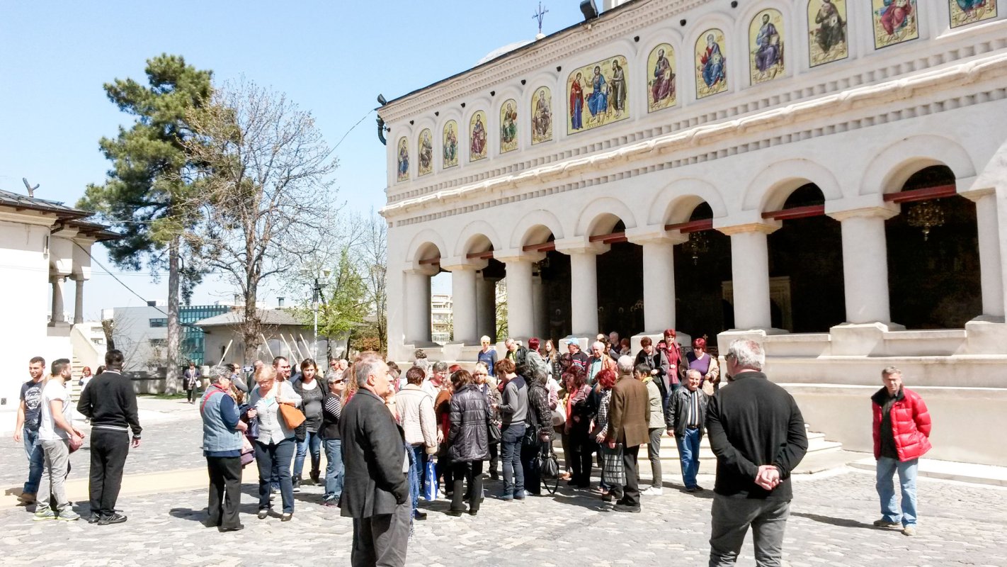 Pelerini de pe trei continente pe Colina Bucuriei 61865