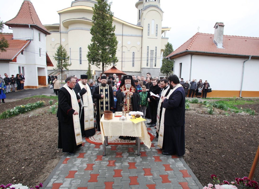 Binecuvântare pentru copii şi tineri la Braşov 61771