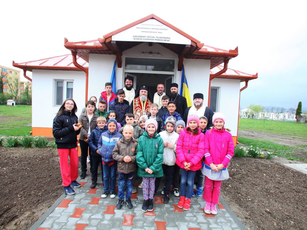 Binecuvântare pentru copii şi tineri la Braşov 61772