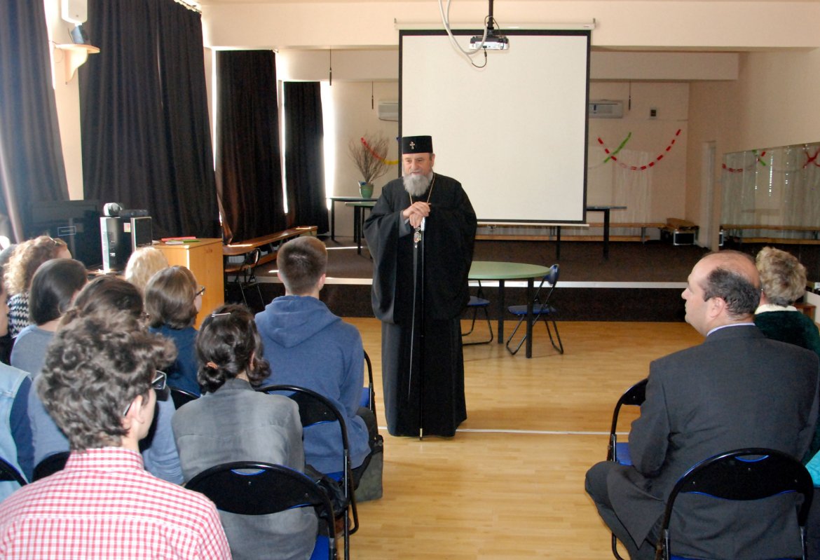 IPS Mitropolit Laurenţiu în dialog cu elevii sibieni 61711