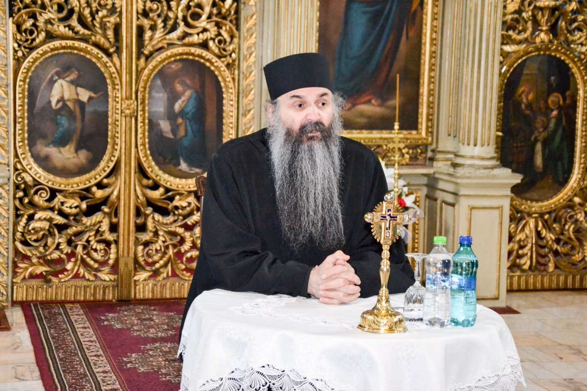 Conferință pentru tineri susținută de părintele Ioan Cojan 61663