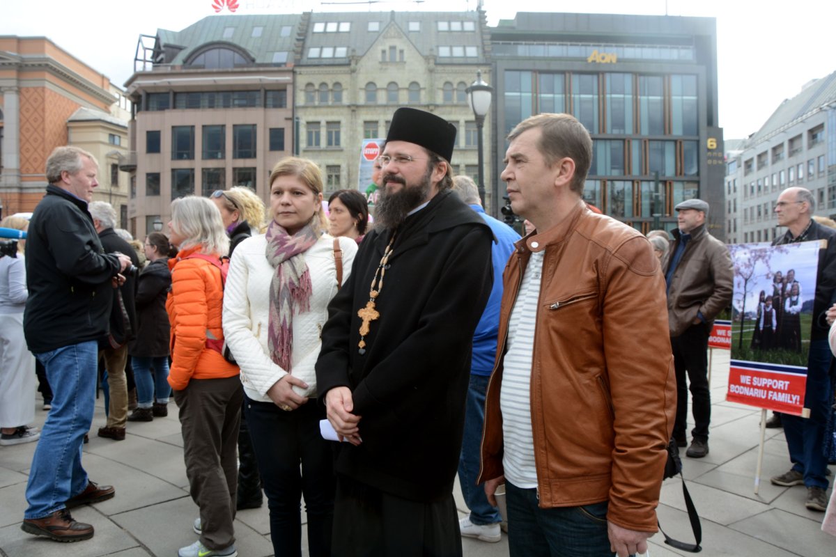 Solidaritate faţă de familiile din Norvegia despărţite de copii 61629