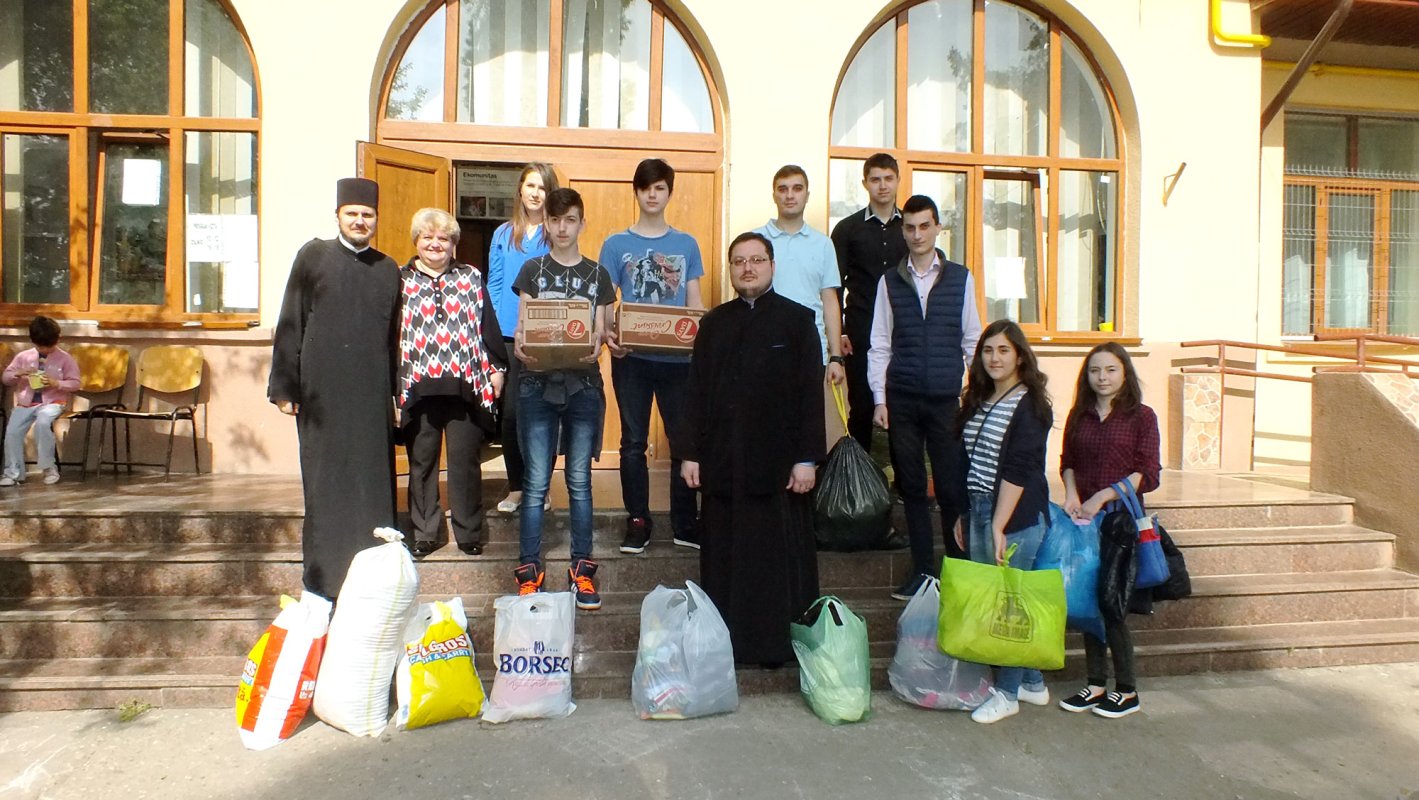 Daruri pentru copiii de la Centrul „Cireșarii 2” din partea LTCOR, Sector 4 61577