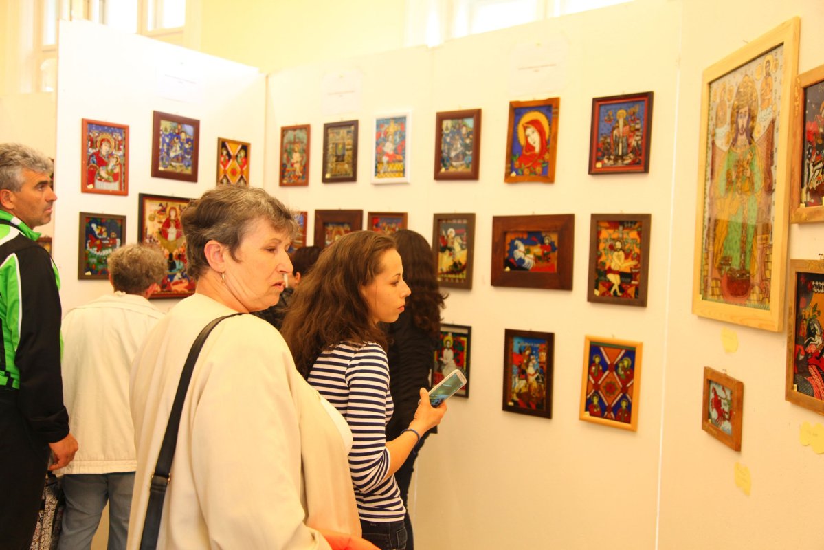 Expoziţie de icoane realizate de elevi din Sibiu 61448