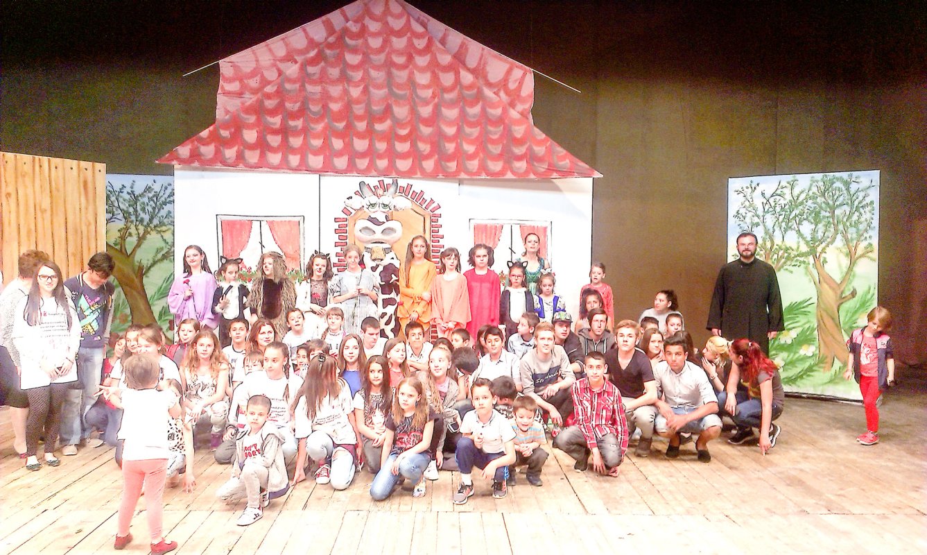 Eveniment artistic pentru copiii din centrele sociale 61434