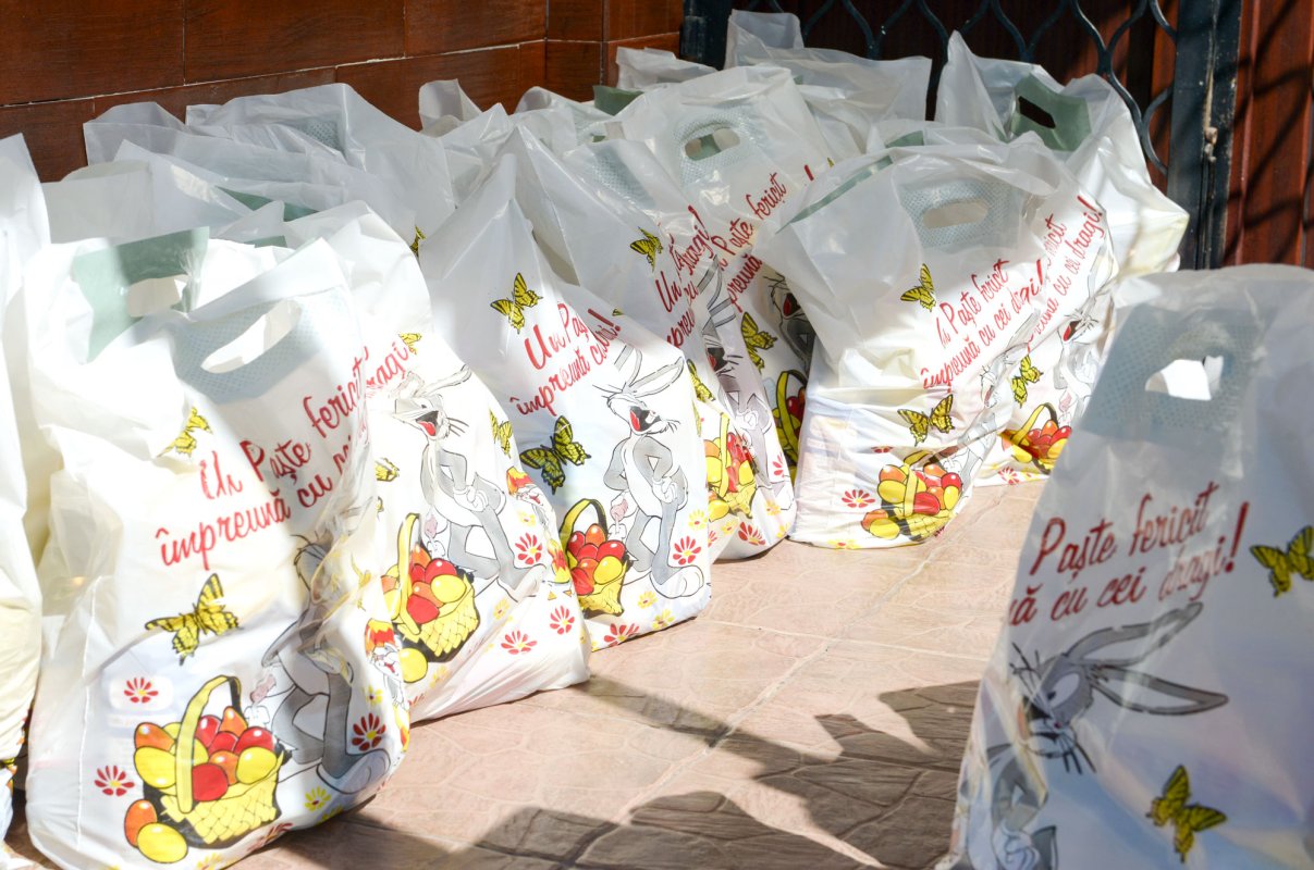 În Capitală, daruri pentru o masă de Paști 61432
