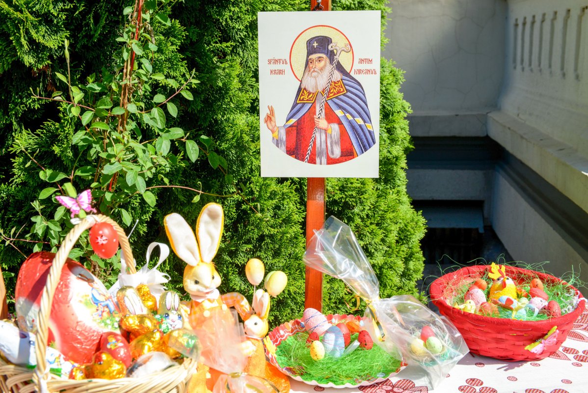 În Capitală, daruri pentru o masă de Paști 61433