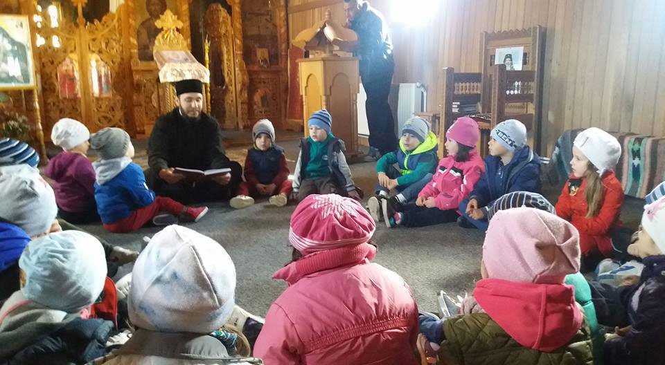 „Săptămâna altfel“ la Liceul Tehnologic Petricani şi la biserica maramureşeană de la Mănăstirea Neamţ 61269