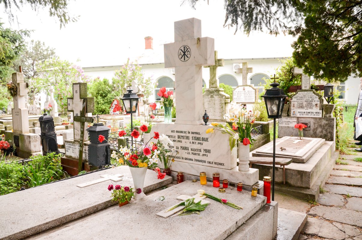 Istorie și veșnicie printre mormintele Cernicăi 61279